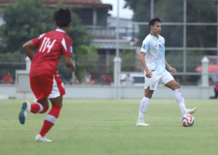 Pemain PSIM Jogja Andy Setyo.