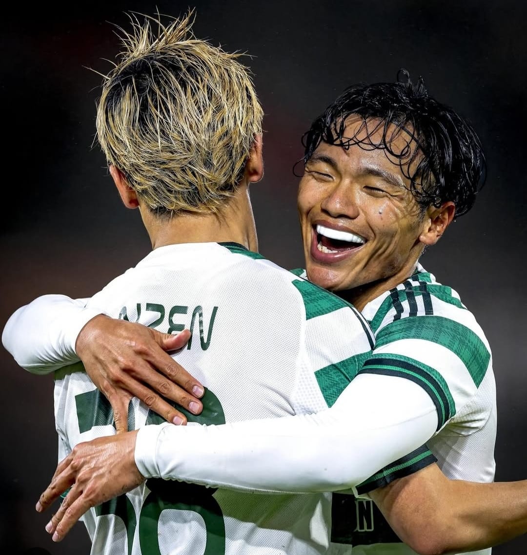 Selebrasi pemain Celtic setelah mencetak gol ke gawang Feyenoord di Europa League