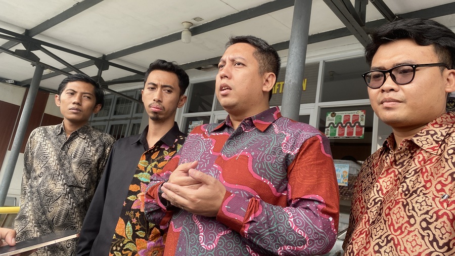 Kuasa hukum terdakwa kasus korupsi TKD Maguwoharjo Eks Jagabaya Kalurahan Maguwoharjo Edi Suharjono&nbsp;saat ditemui di Rutan Kelas II A Yogyakarta, Kota Jogja, Senin&nbsp;(1/12/2025).
