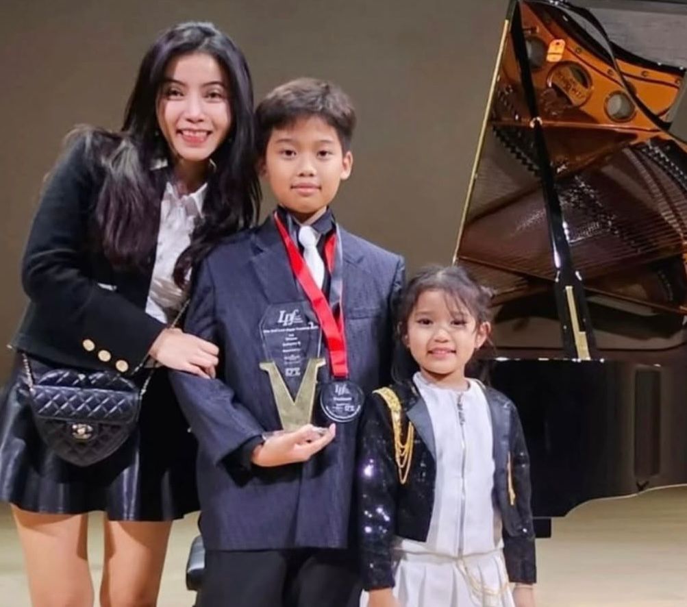 Ilustrasi Ken Ademaro berhasil menjuarai Levi Piano Festival yang diselenggarakan komposer Indonesia Levi Guardi, raih nilai platinum  (foto: instagram, yustineapriyanto)