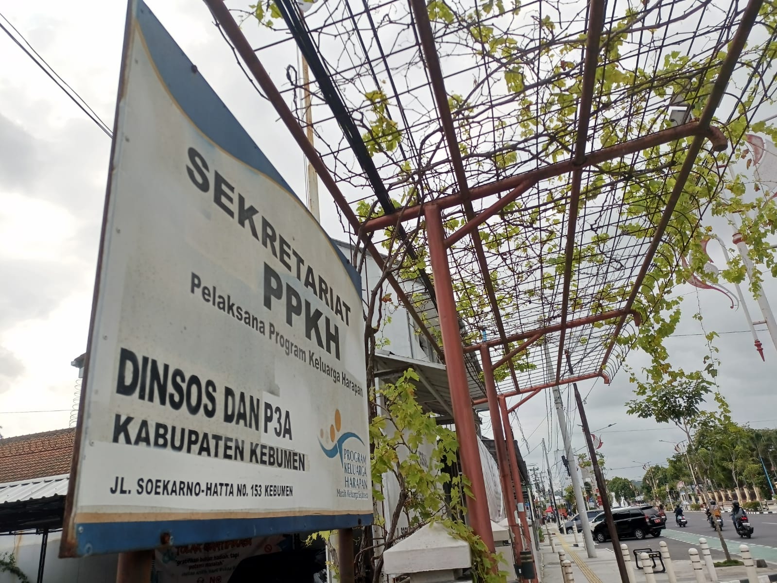 Sekretariat Program PKH di kompleks Dinas Sosial, Pemberdayaan Perempuan dan Perlindungan Anak (Dinsos PPKB) Kebumen. (M Hafied/Radar Jogja)