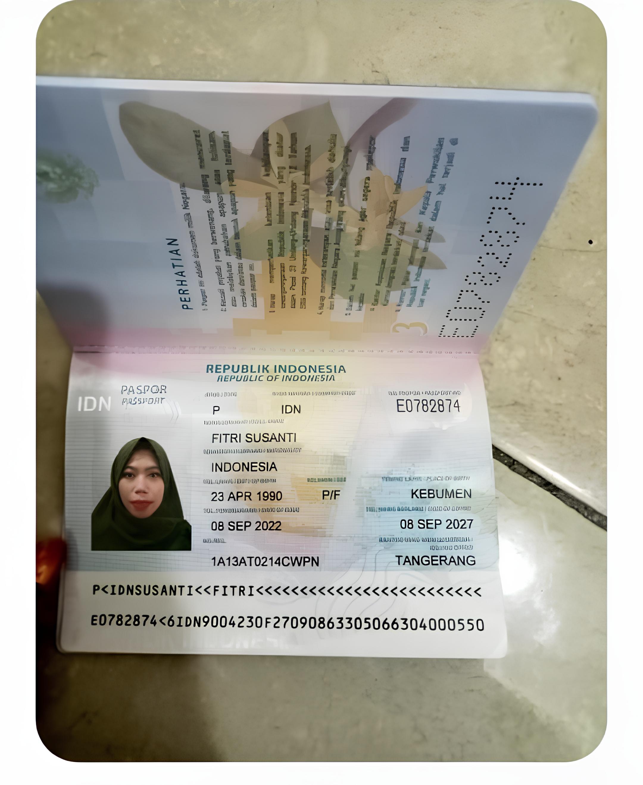 Dokumen milik Fitri Susati, 35, pekerja migran asal Desa Brecong, Kecamatan Buluspesantren yang meninggal di Kamboja. (Istimewa)