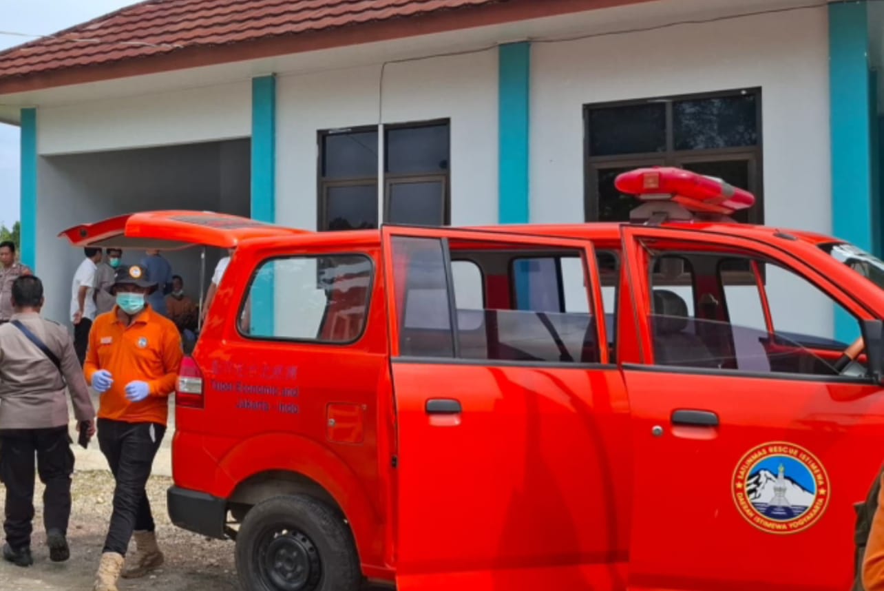 Korban atas nama Harun (40) ditemukan dalam kondisi meninggal dunia di perairan selatan Baron.