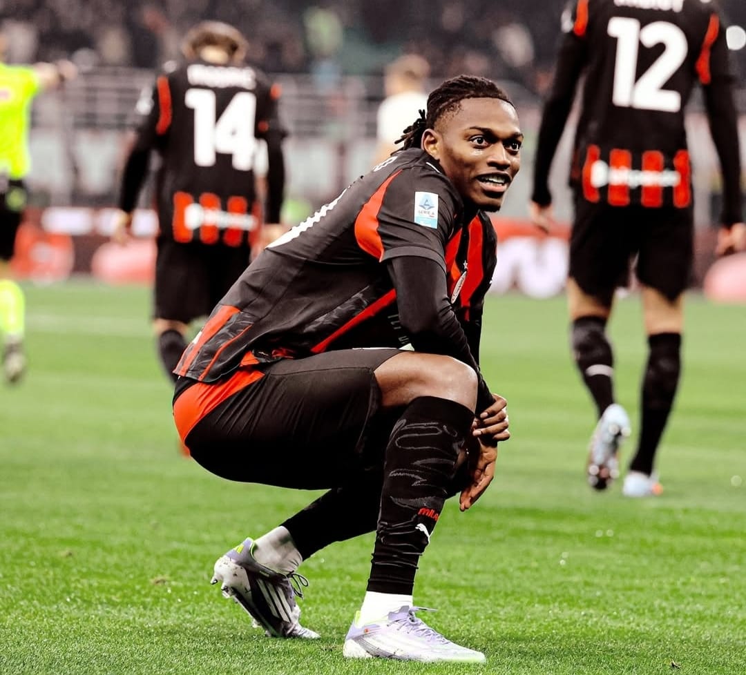 Selebrasi Rafael Leao setelah mencetak gol kemenangan AC Milan atas Lazio di Serie A