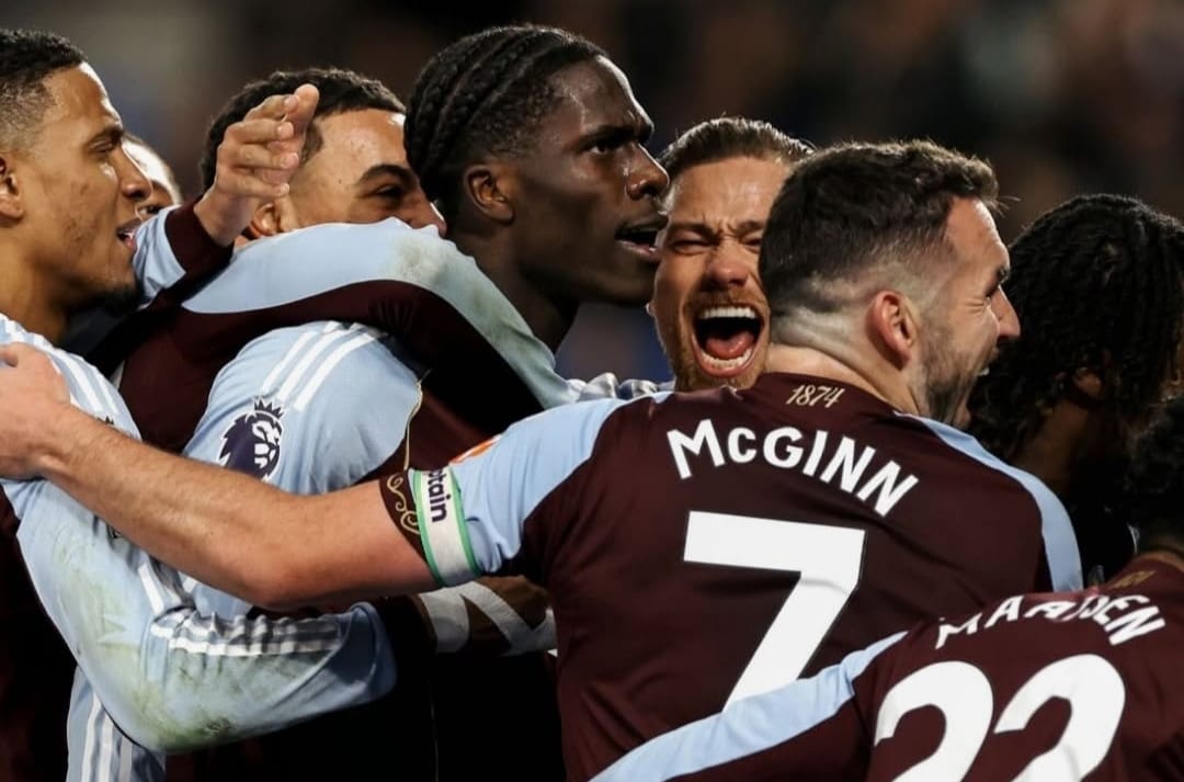 Para pemain Aston Villa rayakan kemenangan comeback atas Brighton and Hove Albion