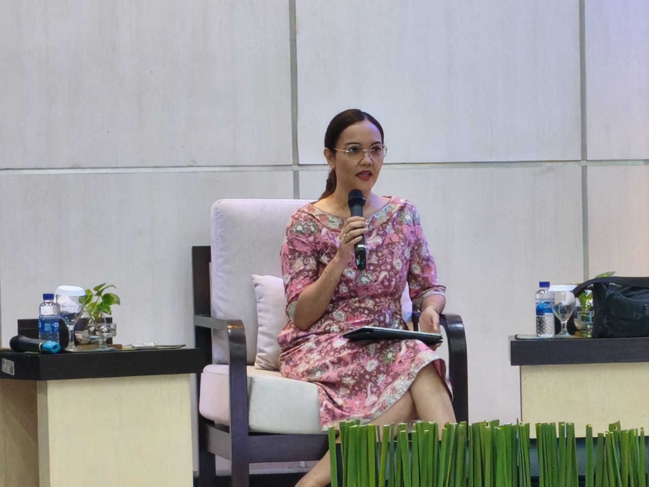 Direktur Jenderal SPSK Kemenkeu Masyita Crystallin saat mengisi Forum Deepening Sektor Keuangan yang digelar di Kantor Wilayah Direktorat Jenderal Perbendaharaan (Kanwil DJPb) DIY, Kamis (5/12/2025).&nbsp;
