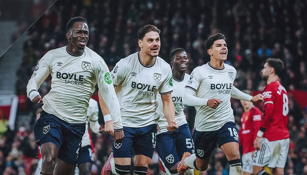 Selebrasi pemain West Ham United setelah Soungoutou Magassa mencetak gol penyeimbang atas Manchester United di Liga Inggris