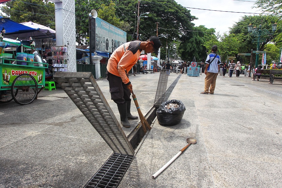 Pemkot Jogja tambah jam kerja tim kebersihan untuk menekan timbulan sampah selama Nataru.