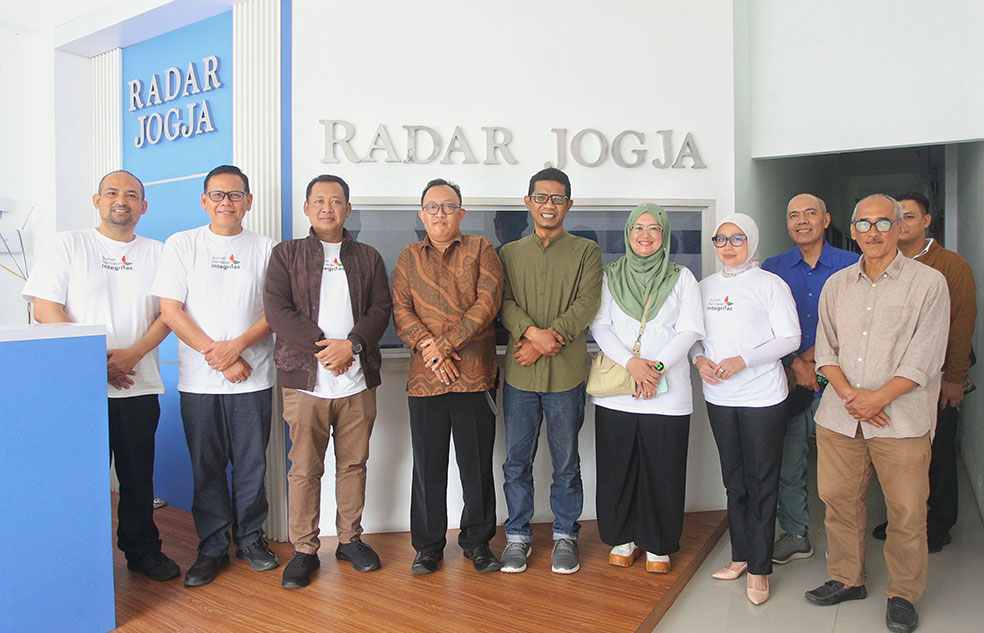 HANGAT: Pimpinan KPK saat berdiskusi dengan awak redaksi Radar Jogja dalam kunjungan ke kantor Radar Jogja, kemarin (7/12).