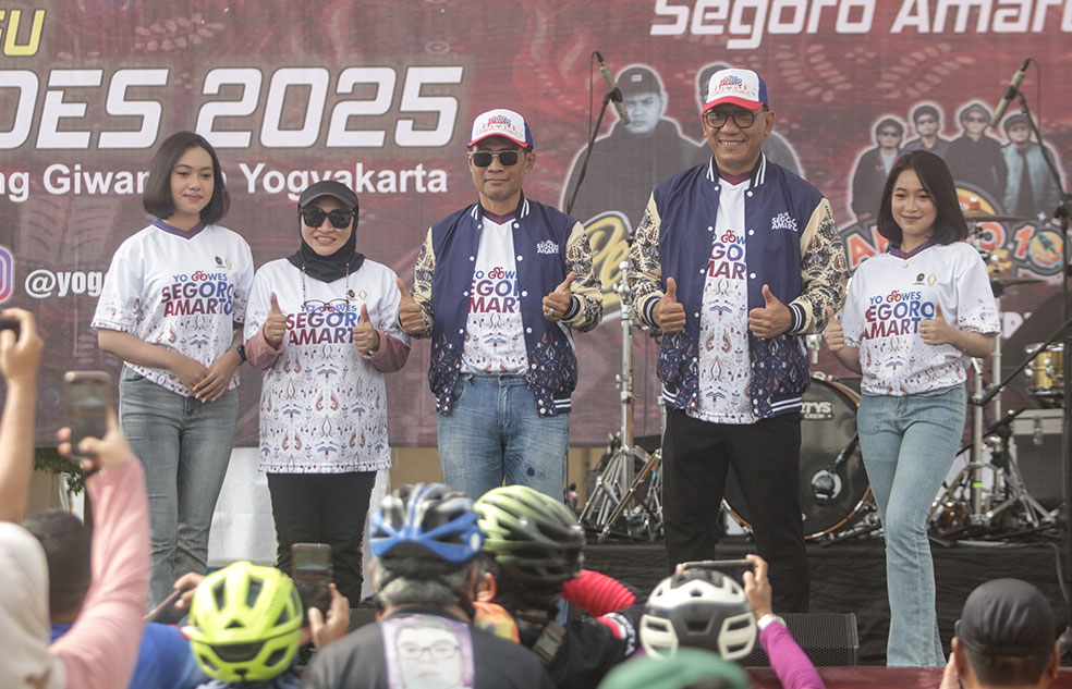 Wakil Wali Kota Jogja Wawan Harmawan dan Kepala Dinperinkop UKM Kota Jogja Tri Karyadi Riyanto Raharjo hadir dalam acara ini di Taman Budaya Embung Giawangan, kemarin (7/12). 