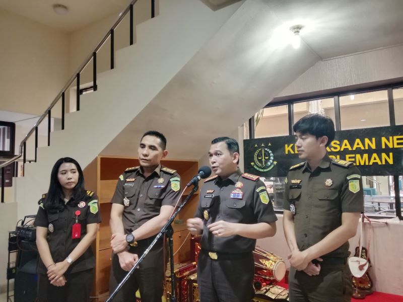 Jajaran Kejari Sleman saat menggelar jumpa pers Senin (8/12).