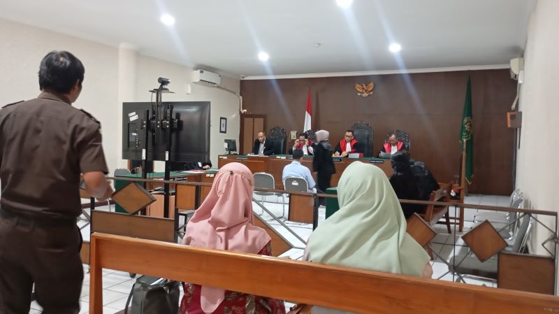 Eks Kepala Dinas Komunikasi dan Informatika (Diskominfo) Sleman Eka Surya Prihantoro (ESP) saat menjalani persidangan dengan agenda pendapat penuntut umum di Pengadilan Negeri Jogjakarta Senin (8/12).
