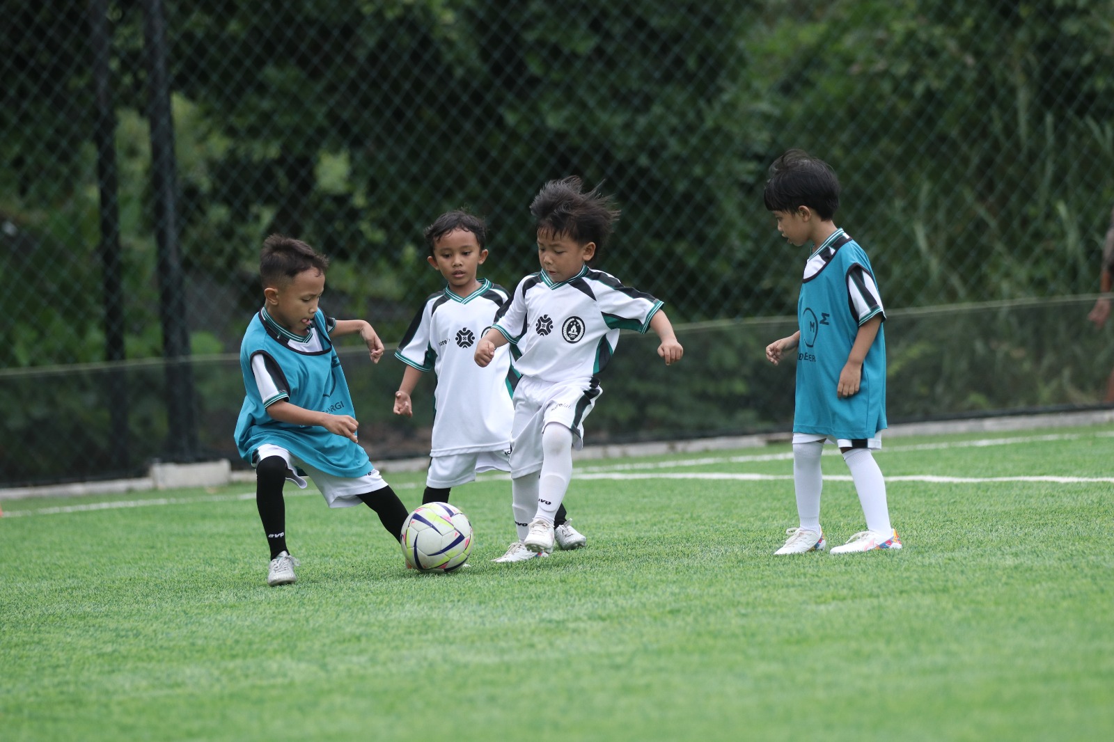 Para peserta didik PSS FA saat jalani latihan rutin.