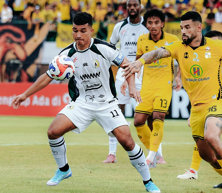 Pemain PSS Sleman asal Brasil Gustavo Tocantins