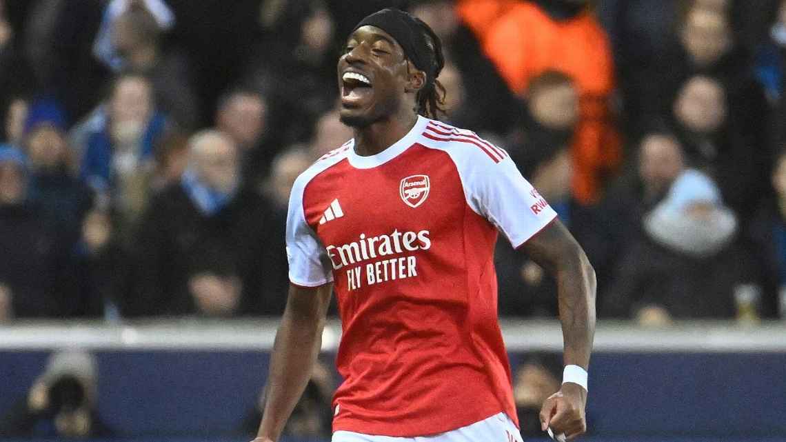 Selebrasi Noni Madueke setelah mencetak gol dalam kemenangan Arsenal atas Club Brugge di Liga Champions