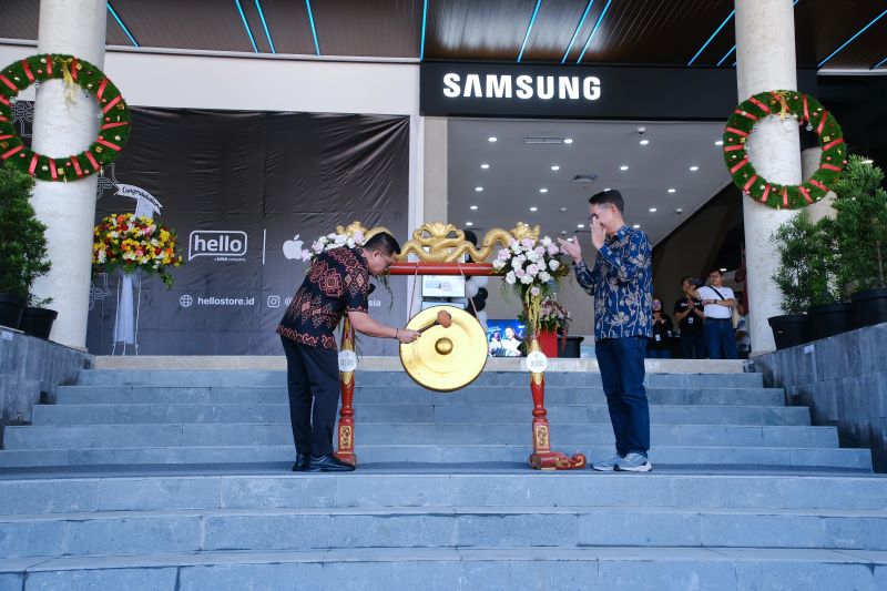 LAUNCHING: Wali Kota Magelang bersama jajaran forkopimda saat meresmikan The Aloon-Aloon Jumat (12/12).