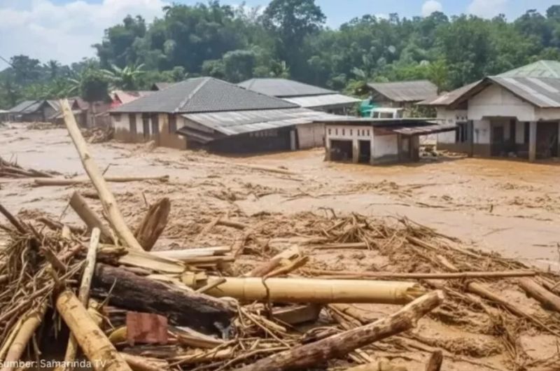 Banjir bandang di Sumut, pekan lalu.
