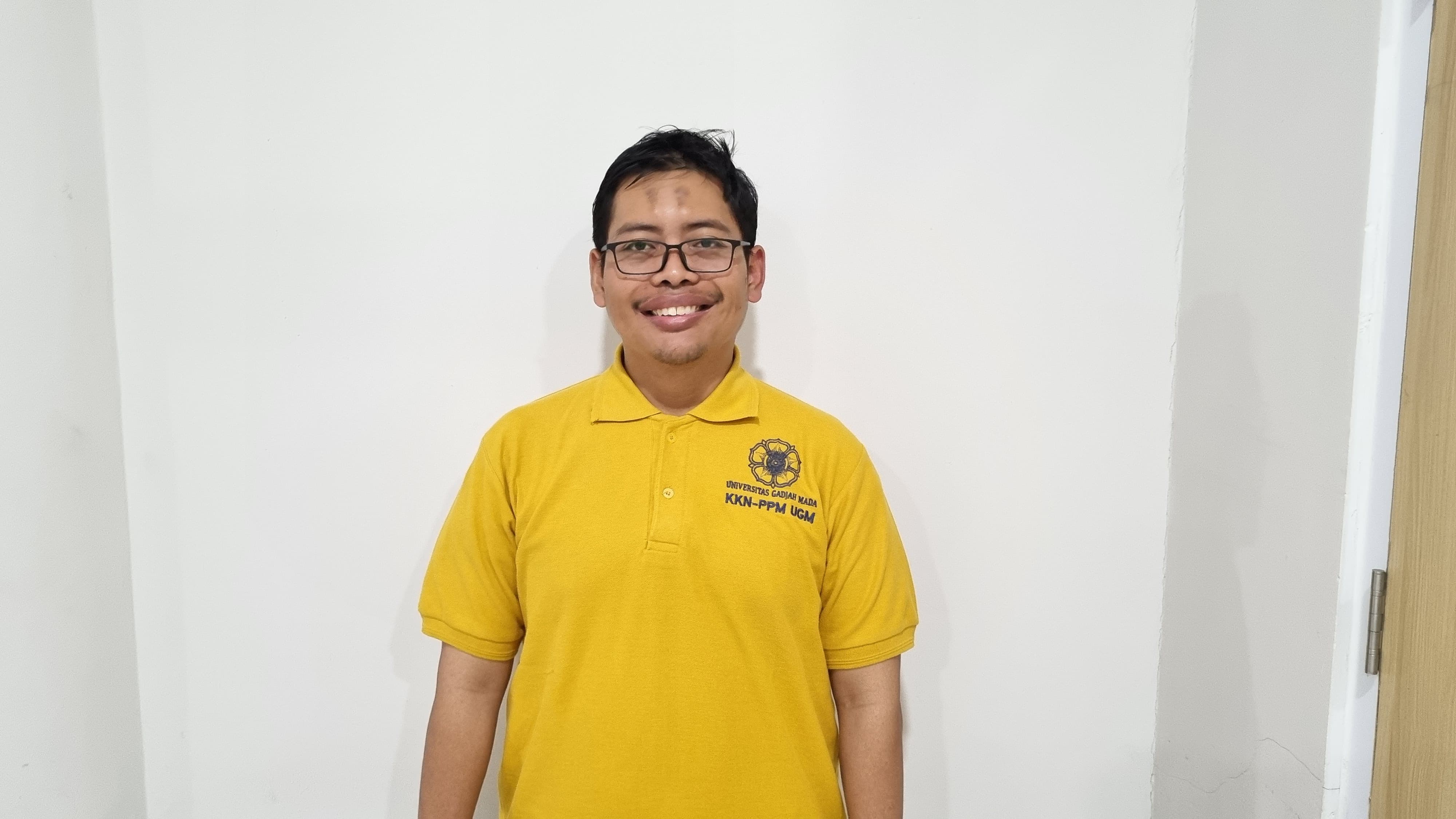 Dosen Program Studi Bisnis Perjalanan Wisata Sekolah Vokasi Universitas Gadjah Mada (SV UGM) Ghifari Yuristiadhi Masyhari Makhasi, dan ilustrasi foto wisatawan di Malioboro