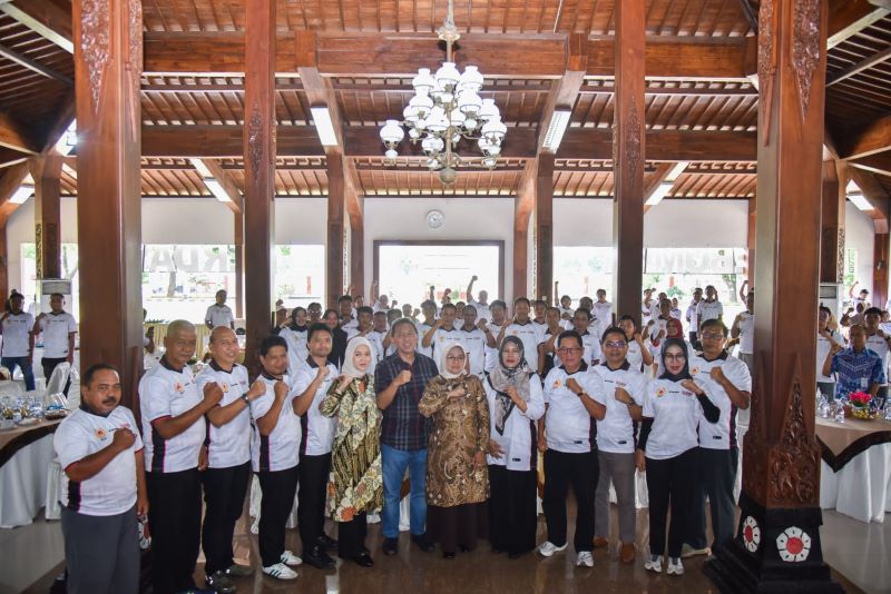 BAHAS RENCANA: Komite Olahraga Nasional Indonesia (KONI) Kebumen menggelar Rapat Kerja Kabupaten (Rakerkab) KONI Kebumen di Pendopo Kabumian Sabtu (13/12).