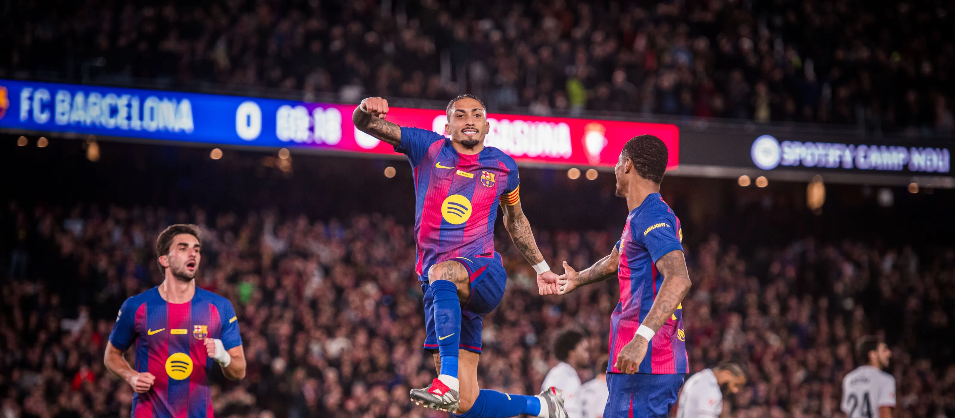 Selebrasi Raphinha setelah mencetak gol dalam kemenangan 2-0 Barcelona atas Osasuna di La Liga