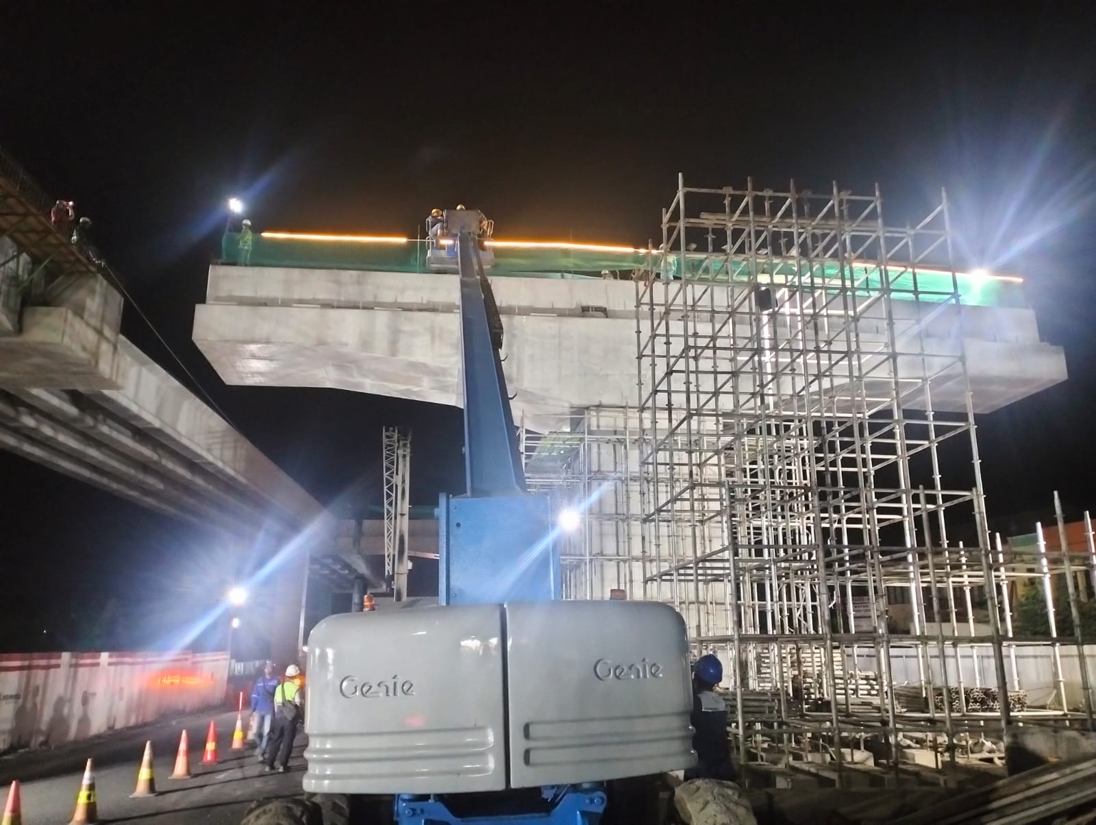 Dokumentasi PT Adhi Karya (Persero) Tbk Proses pembangunan Tol Jogja-Solo Paket 2.2