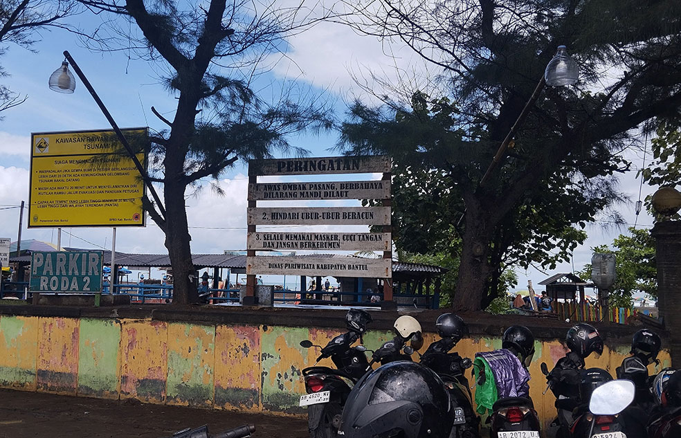 Tempat Parkir di Pantai Parangtritis