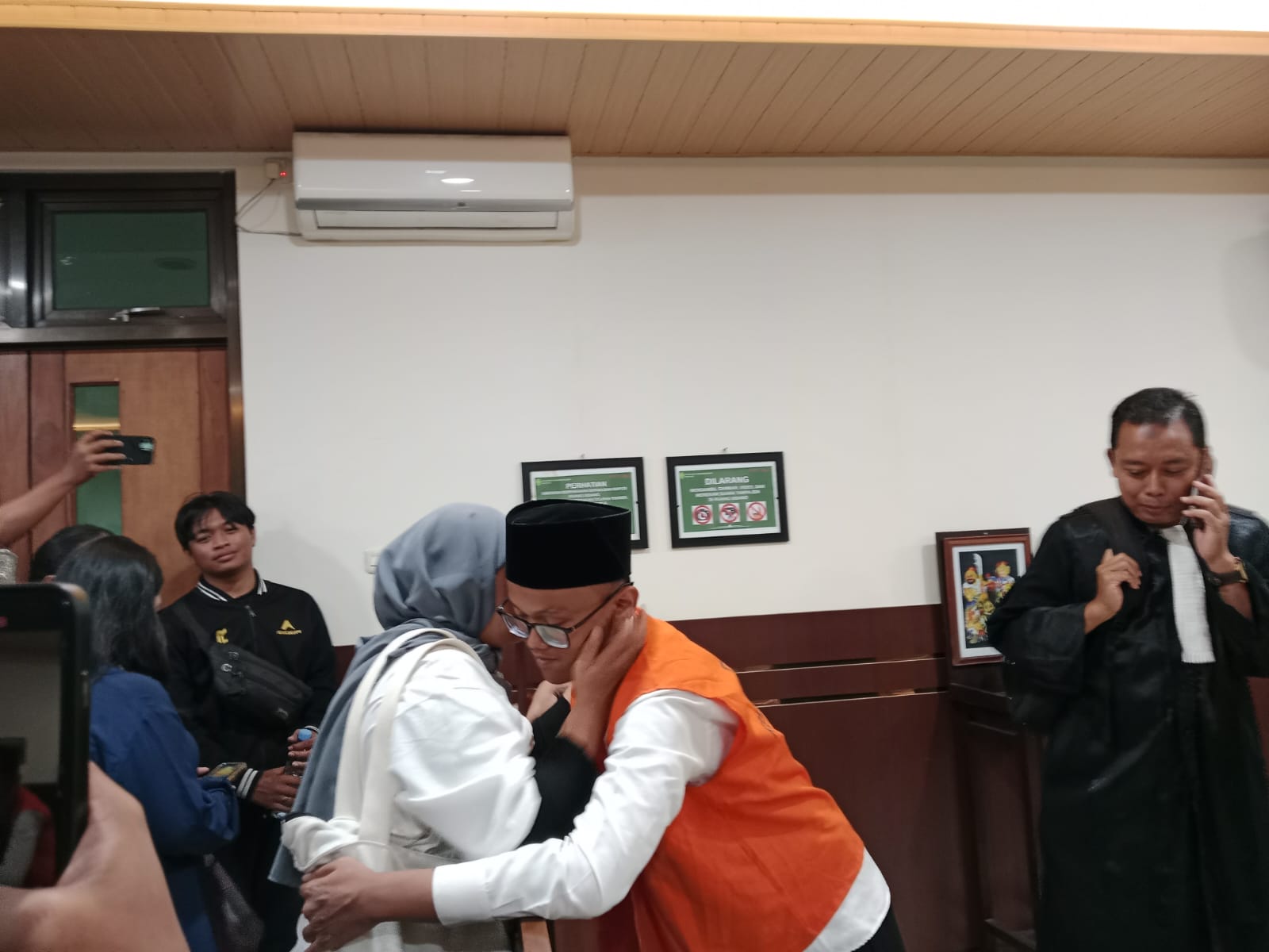 Sidang Perdana Arie