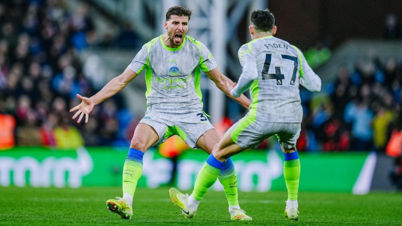 Selebrasi Phil Foden setelah mencetak gol dalam kemenangan 3-0 Manchester City atas Crystal Palace