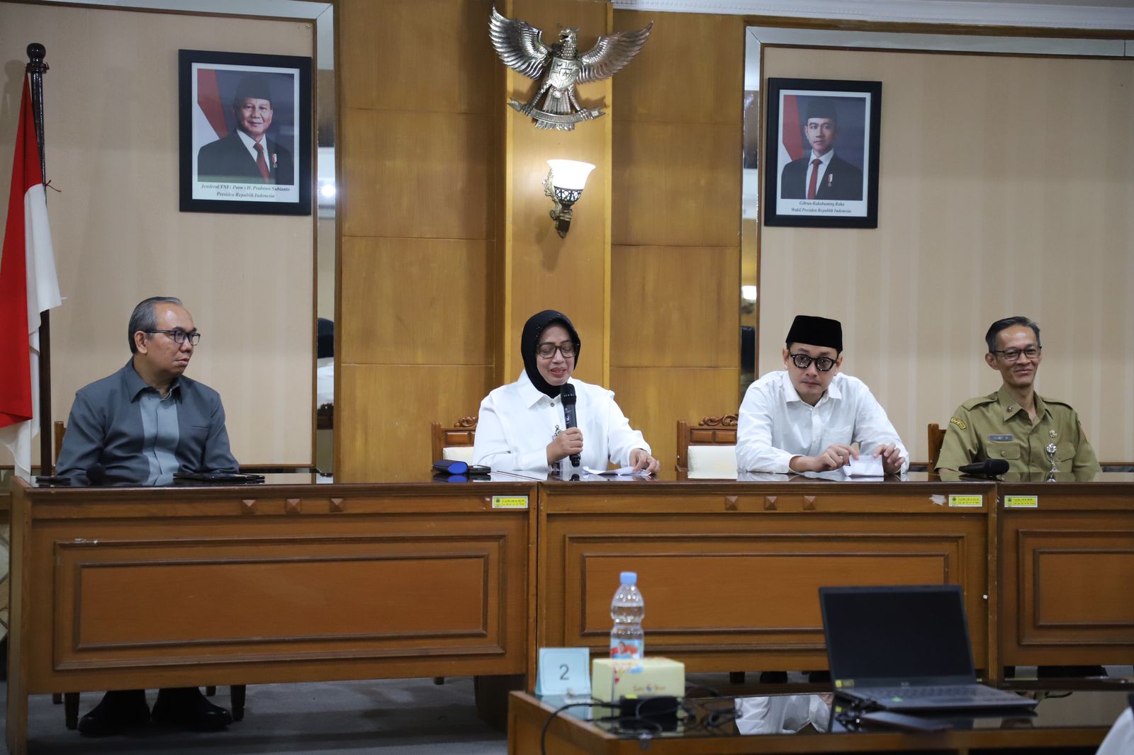Bupati Purworejo Yuli Hastuti diampingi Wakil Bupati Dion Agasi Setiabudi monitoring pelaksanaan seleksi jabatan Sekretaris Daerah (Sekda) Purworejo yang berlangsung di Badan Kepegawaian Daerah (BKD)