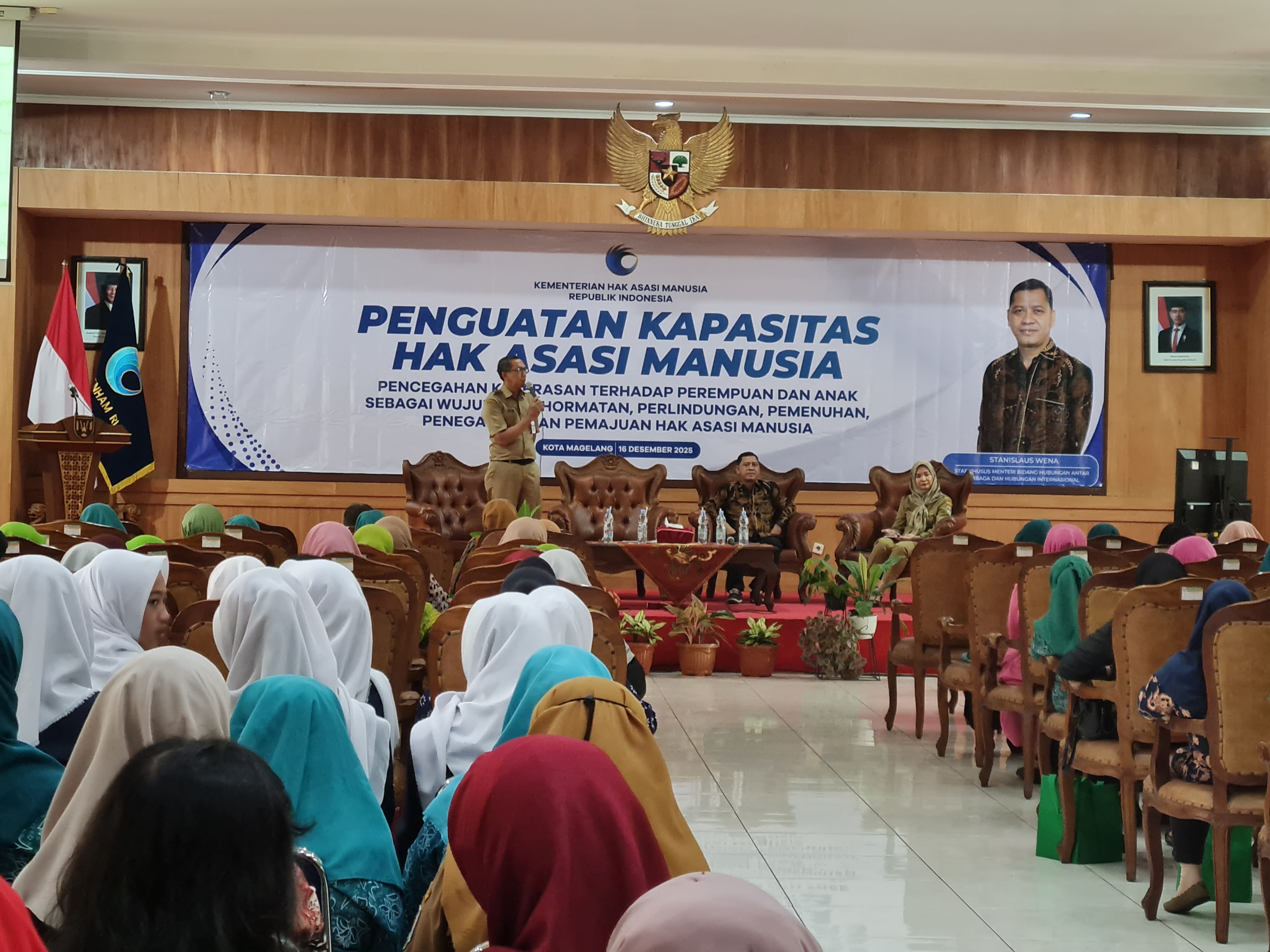 Pemkot menggelar penguatan kapasitas HAM di Aula Adipura Kencana, Selasa (16/12).