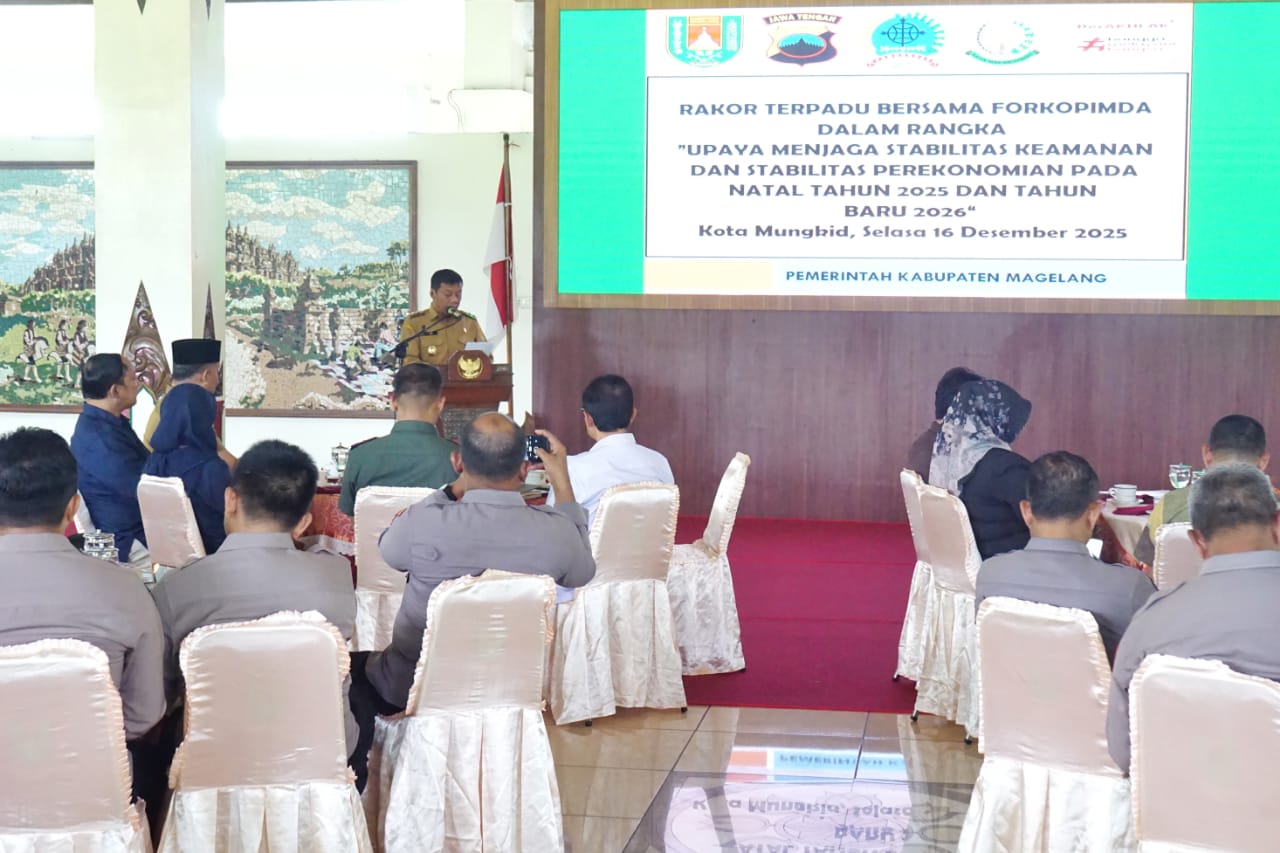 Rapat koordinasi terpadu di Pendopo drh Soepardi, kompleks Setda Kabupaten Magelang, Selasa (16/12).  &nbsp;