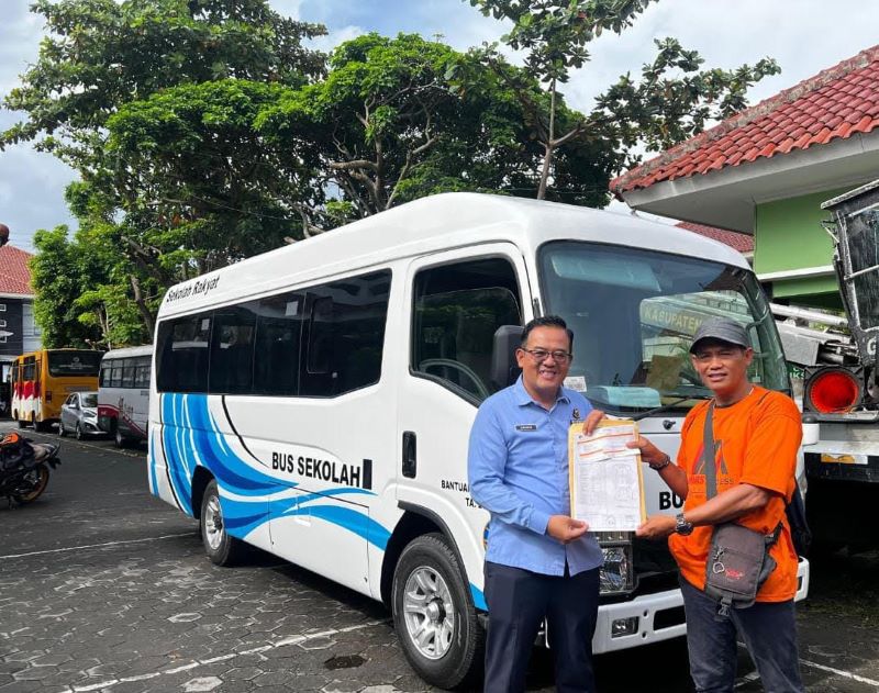 SERAH TERIMA: Serah terima Bus Sekolah gratis di Kantor Dishub Bantul Selasa (16/12)
