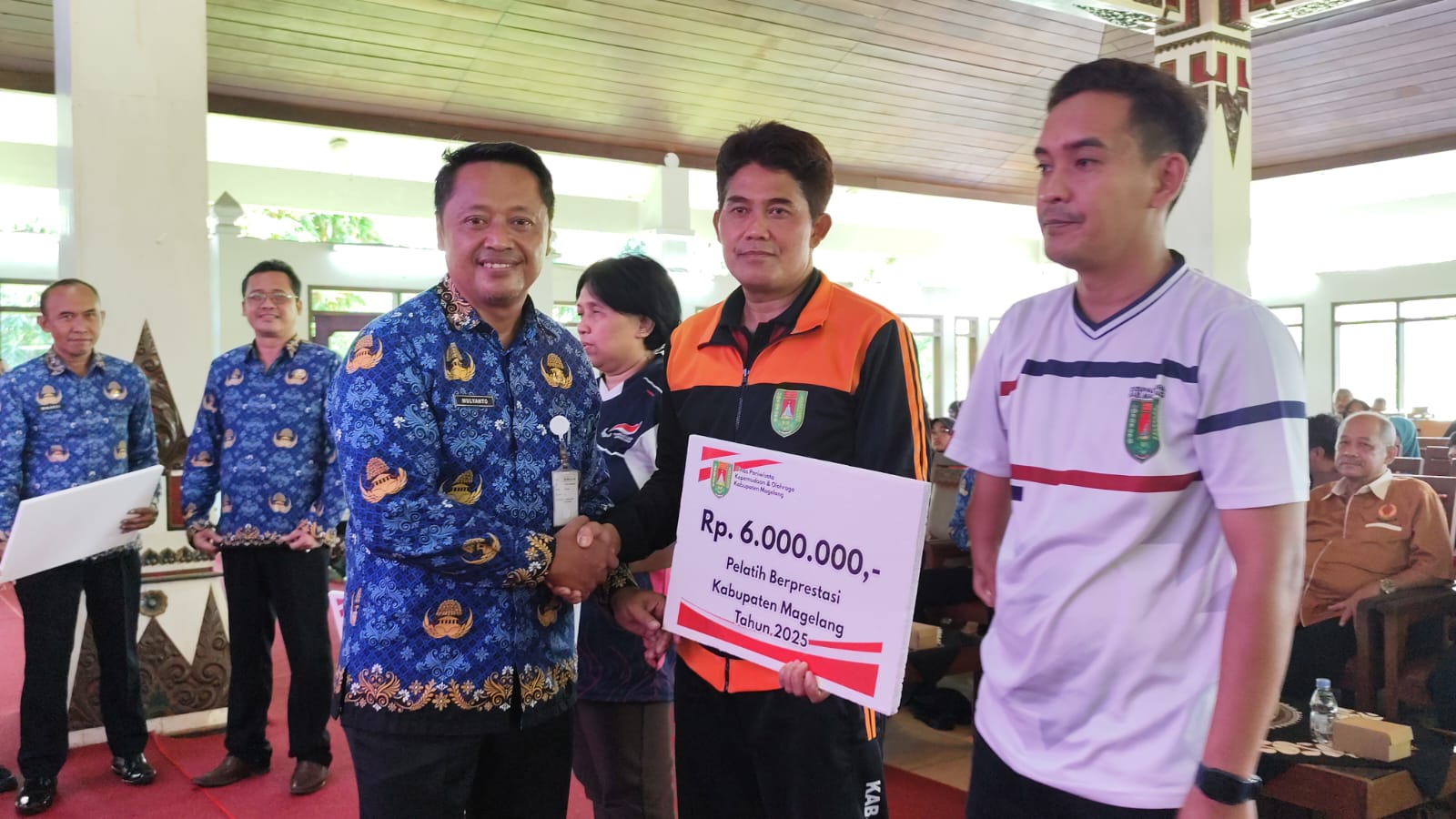 Pemkab memberikan apresiasi kepada ratusan insan olahraga yang mengharumkan nama baik Kabupaten Magelang, Rabu (17/12).