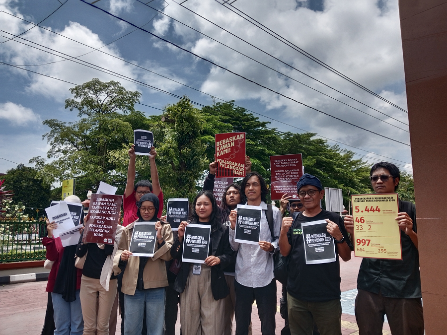 Koalisi masyarakat sipil masih terus hadir mengawal perkara  Perdana Arie Putra Veriasa.