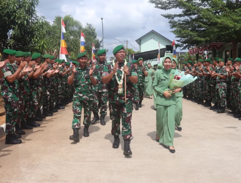 Penyambutan Letkol Inf Eko Majlistyawan Prihantono di kompleks Makodim 0709/Kebumen.