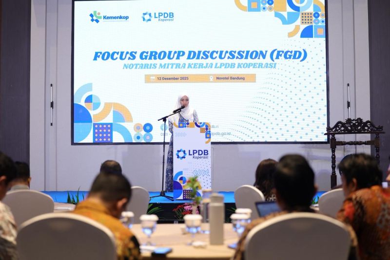 FGD) Notaris Mitra Kerja sebagai bentuk konsolidasi antara LPDB Koperasi dan para notaris mitra dalam memperkuat aspek legalitas penyaluran dana bergulir serta legalitas kelembagaan koperasi.