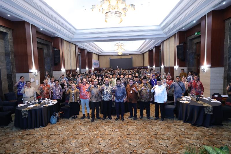 Koperasi Pondok Pesantren didorong jadi mitra strategis Koperasi Desa Merah Putih untuk memperkuat ekonomi desa.
