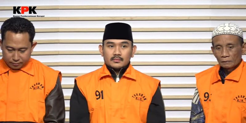 Bupati Bekasi resmi ditangkap KPK (20/12/2025).