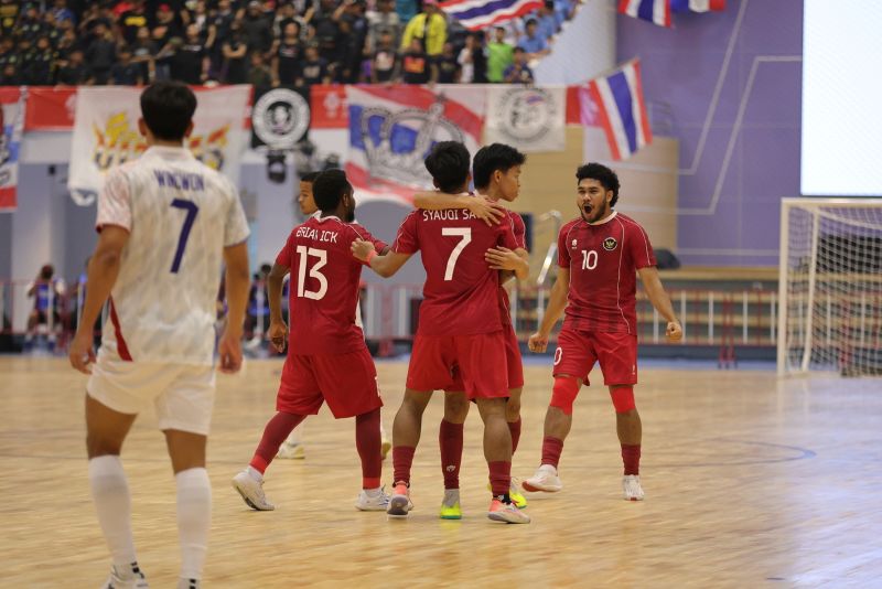 Penggawa TImnas Futsal Indonesia raih medali emas setelah kalahkan Thailand di partai final Sea Games