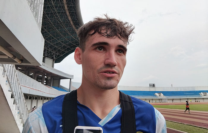 Penyerang asing PSIM Jogja Deri Corfre.
