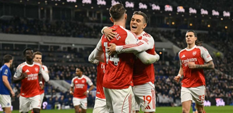 Selebrasi pemain Arsenal merayakan gol Viktor Gyokeres dalam kemenangan atas Everton di Premier League
