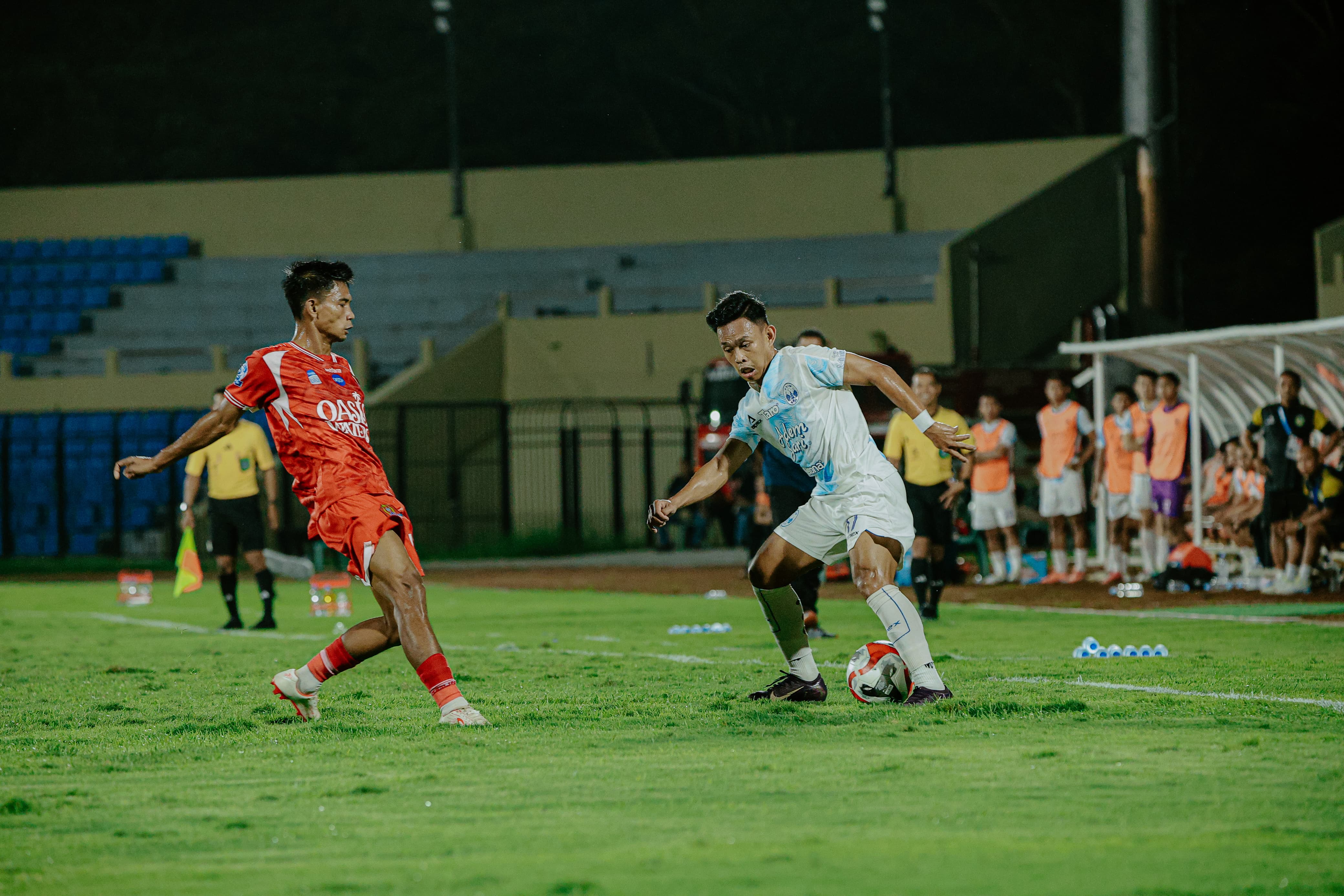 Pertandingan antara PSIM Jogja melawan Persijap Jepara di Stadion Gelora Bumi Kartini, Selasa (23/12) malam.