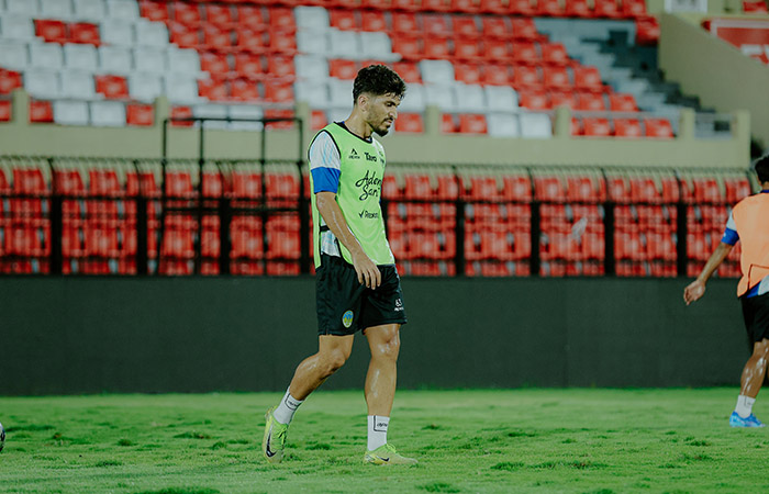 Pemain PSIM Jogja asal Tajikistan Rahmatsho Rahmatzoda.
