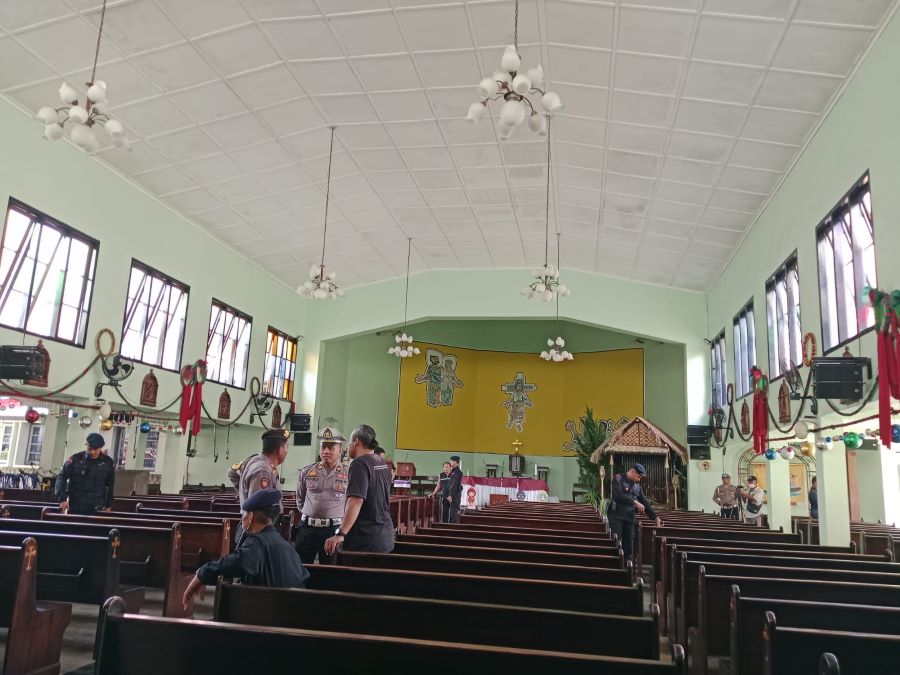 Sterilisasi Gereja Katolik Paroki Keluarga Kudus Banteng