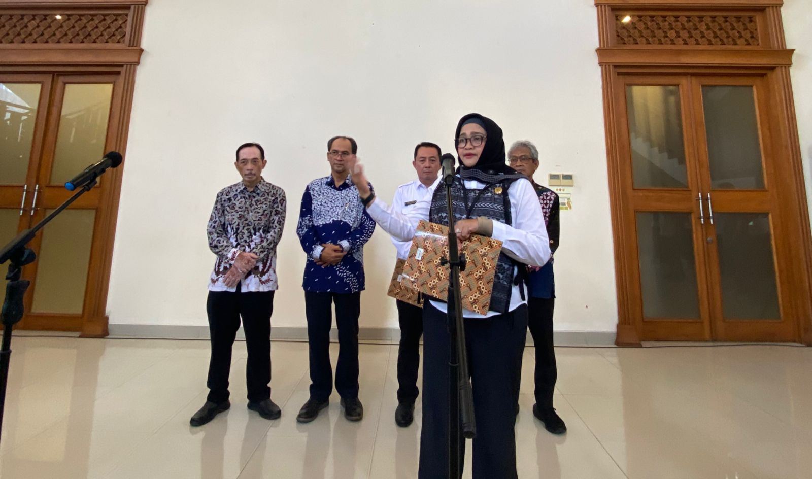 Pengumuman penetapan UMP dan UMK 2026 Pemprov DIY di Kompleks Kepatihan Jogja, Rabu (24/12).