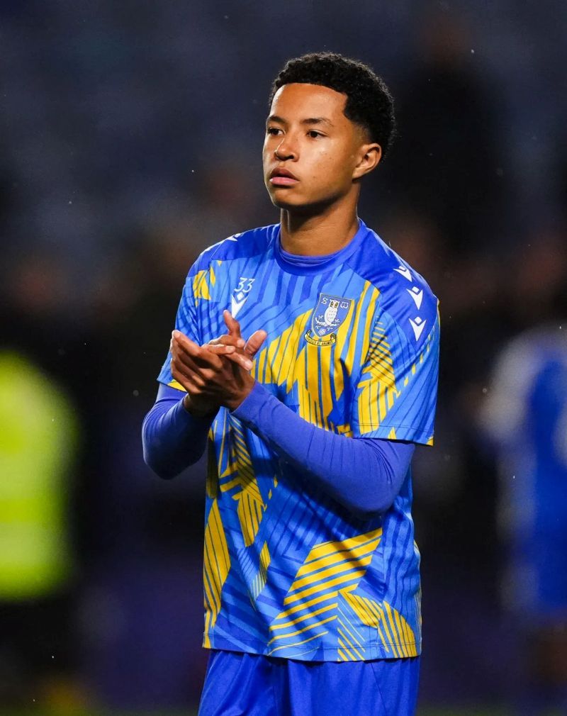 Wonderkid Sheffield Wednesday berusia 17 tahun, Yisa Alao yang masuk radar Manchester United dan Liverpool