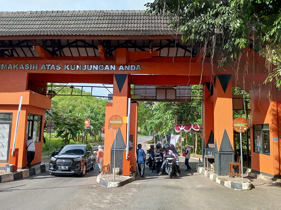 Kondisi Pos TPR Baron terlihat landai Minggu (28/12/2025) siang.