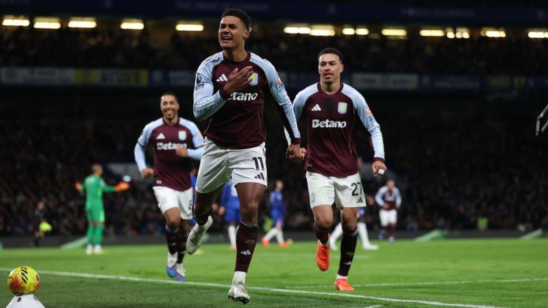 Selebrasi Ollie Watkins setelah mencetak dua gol dan membawa Aston Villa kalahkan Chelsea