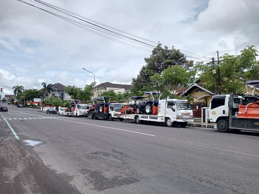 Alistan berjejer di depan Kantor Dinas Pertanian dan Pangan Gunungkidul.