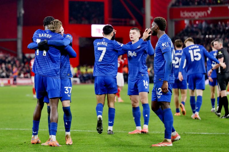 Para pemain Everton rayakan kemenangan atas Nottingham Forest di Premier League
